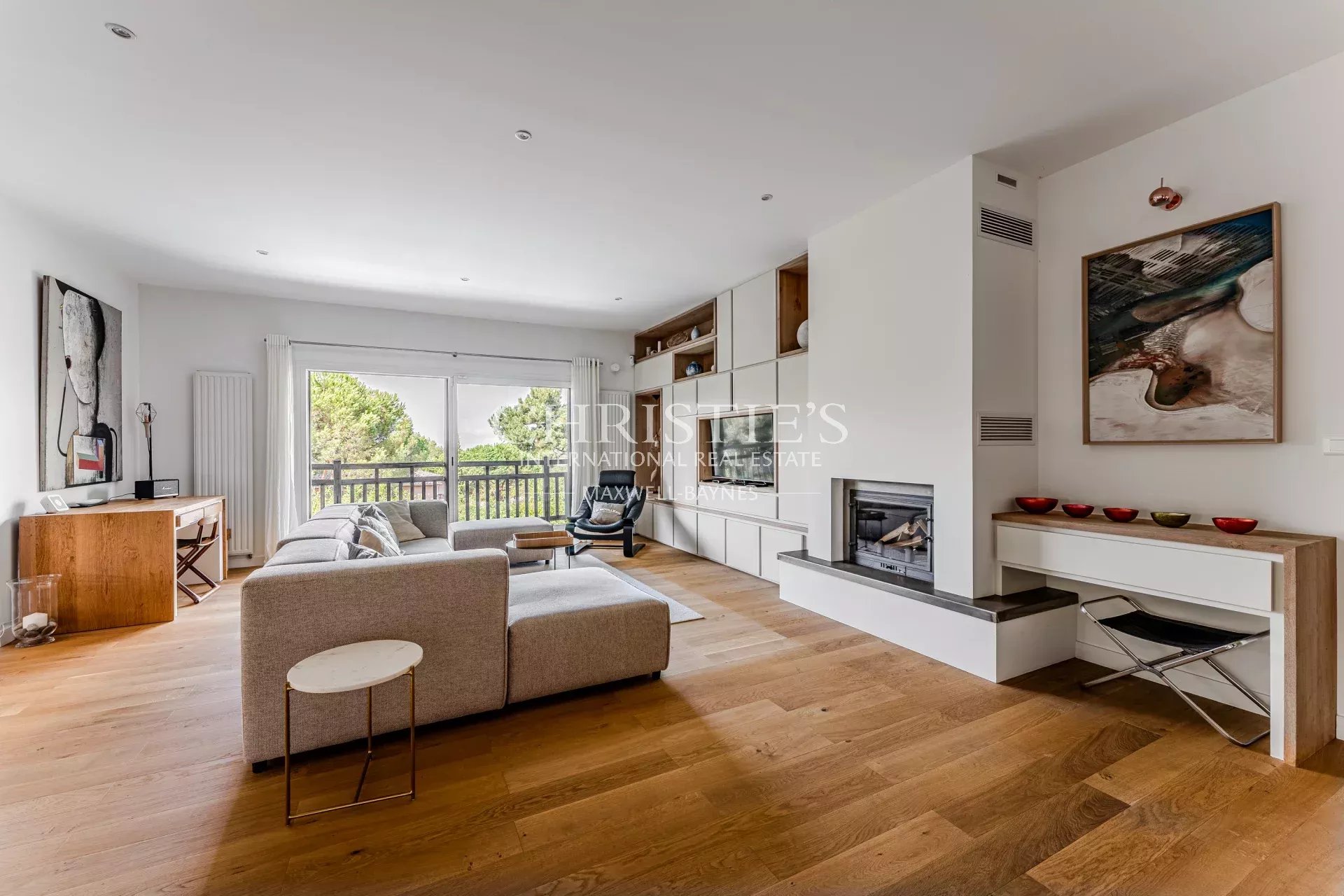 5 Bedroom Villa/Townhouse's Image 4