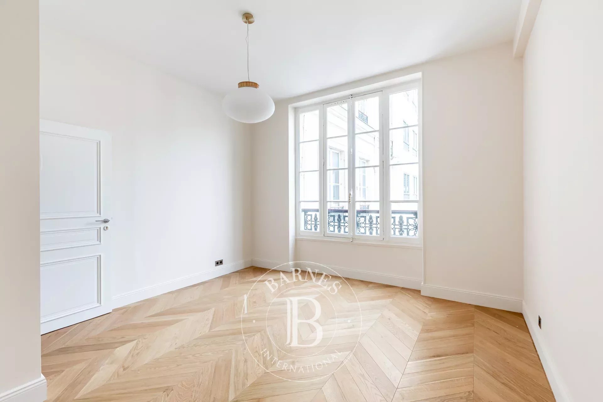 Daire Paris 8ème - picture 15