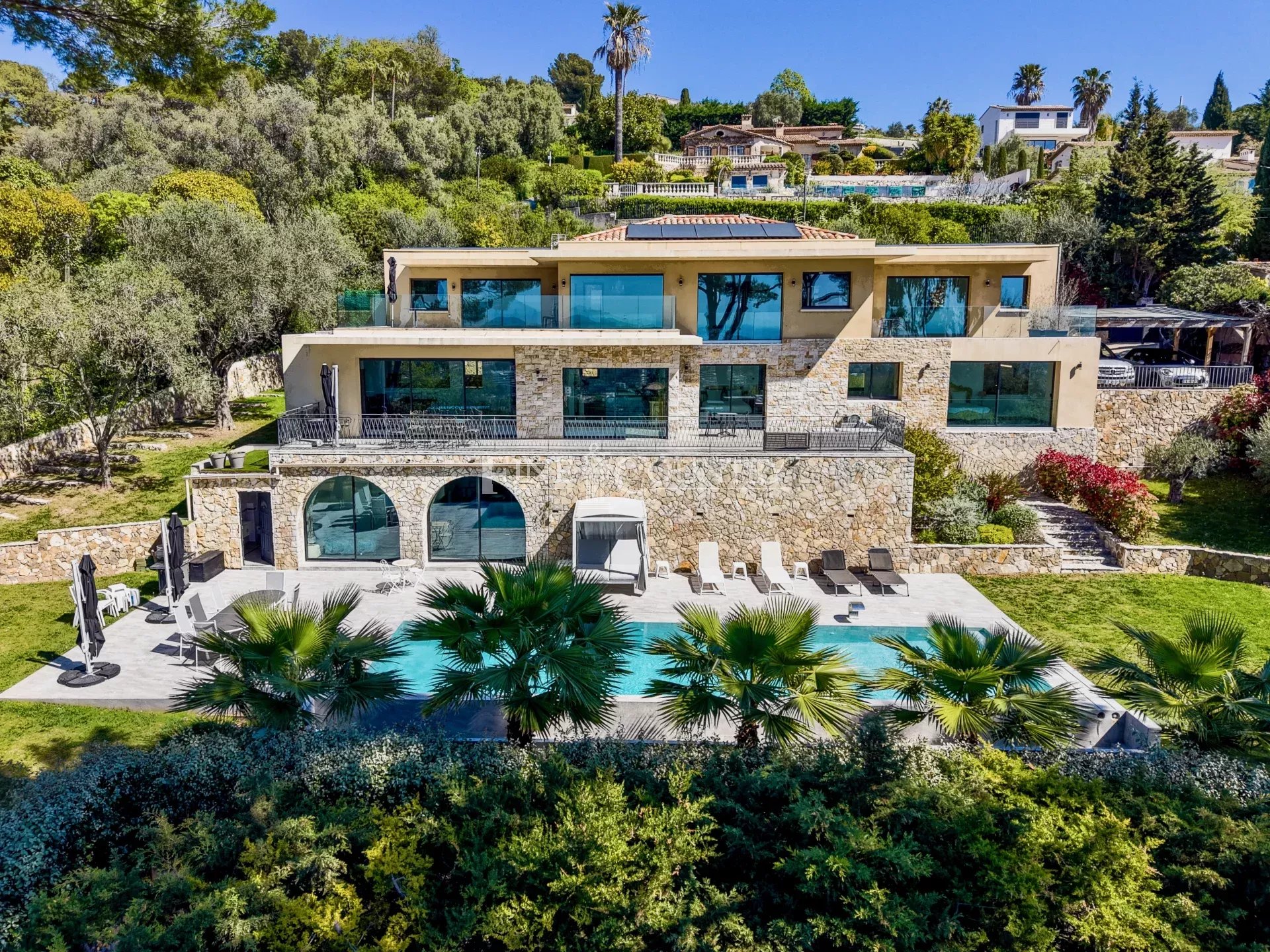 Photo of Villa for sale in Mougins with panoramic sea view