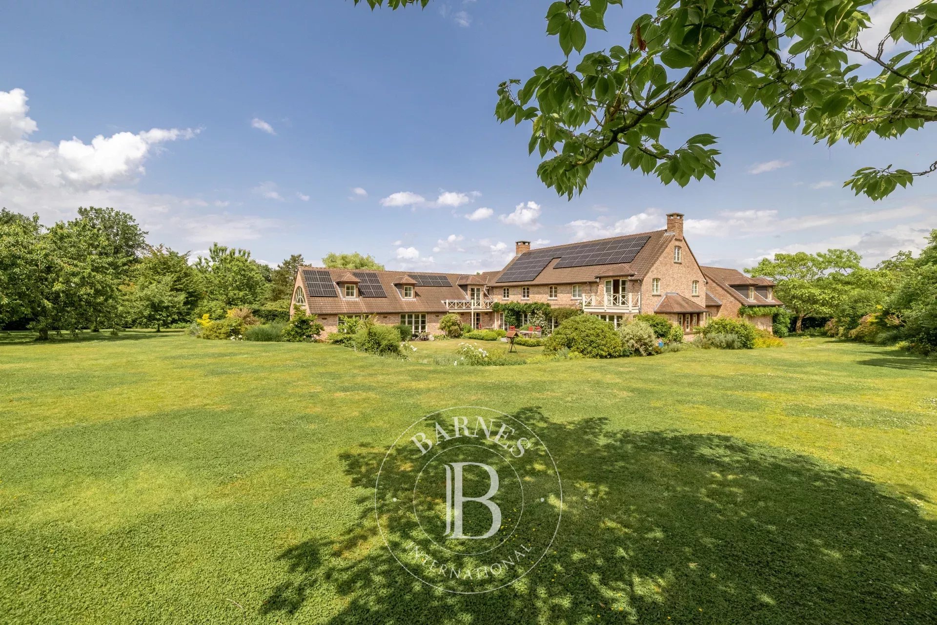 OPTION - Lasne – Luxury villa in a prime setting