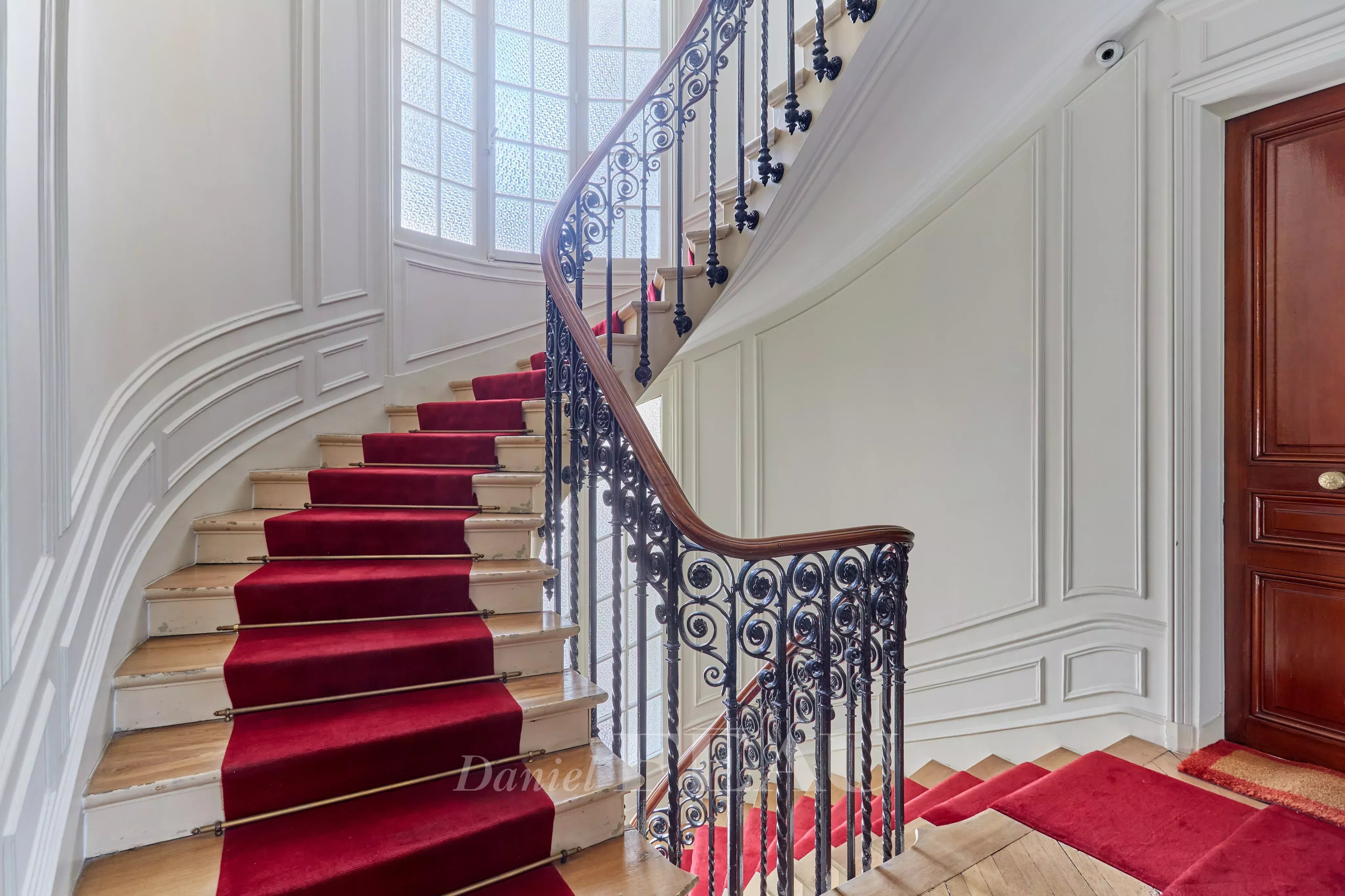 Sale Apartment Paris 16th