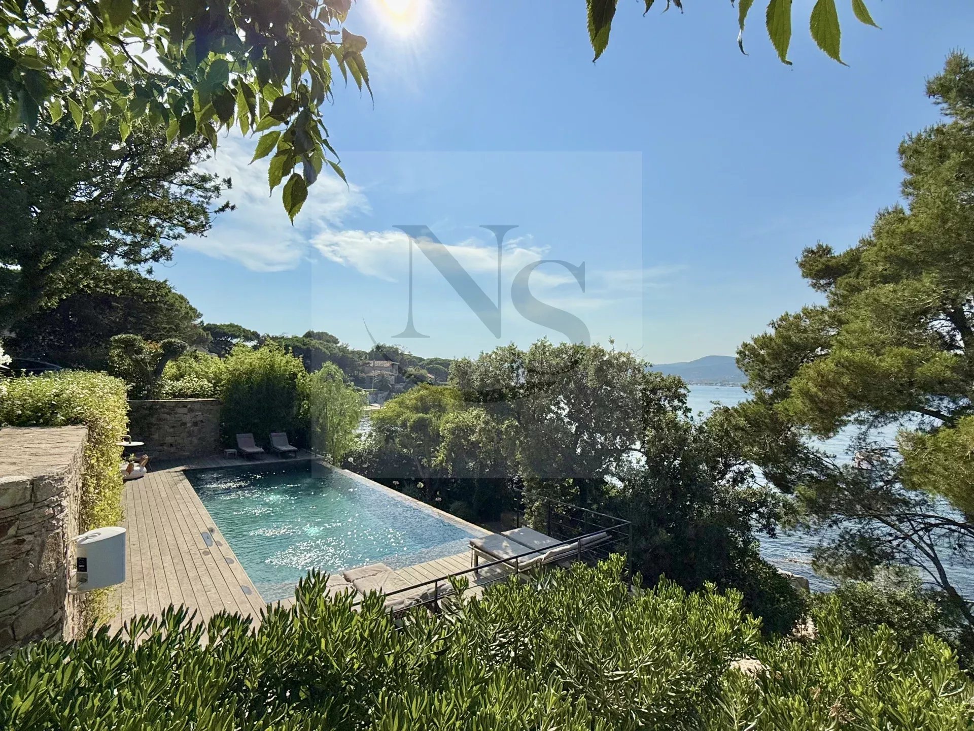SAINT-TROPEZ / MAISON DE PLAGE PIED DANS L’EAU - PLAGE PRIVÉE - Photo 5