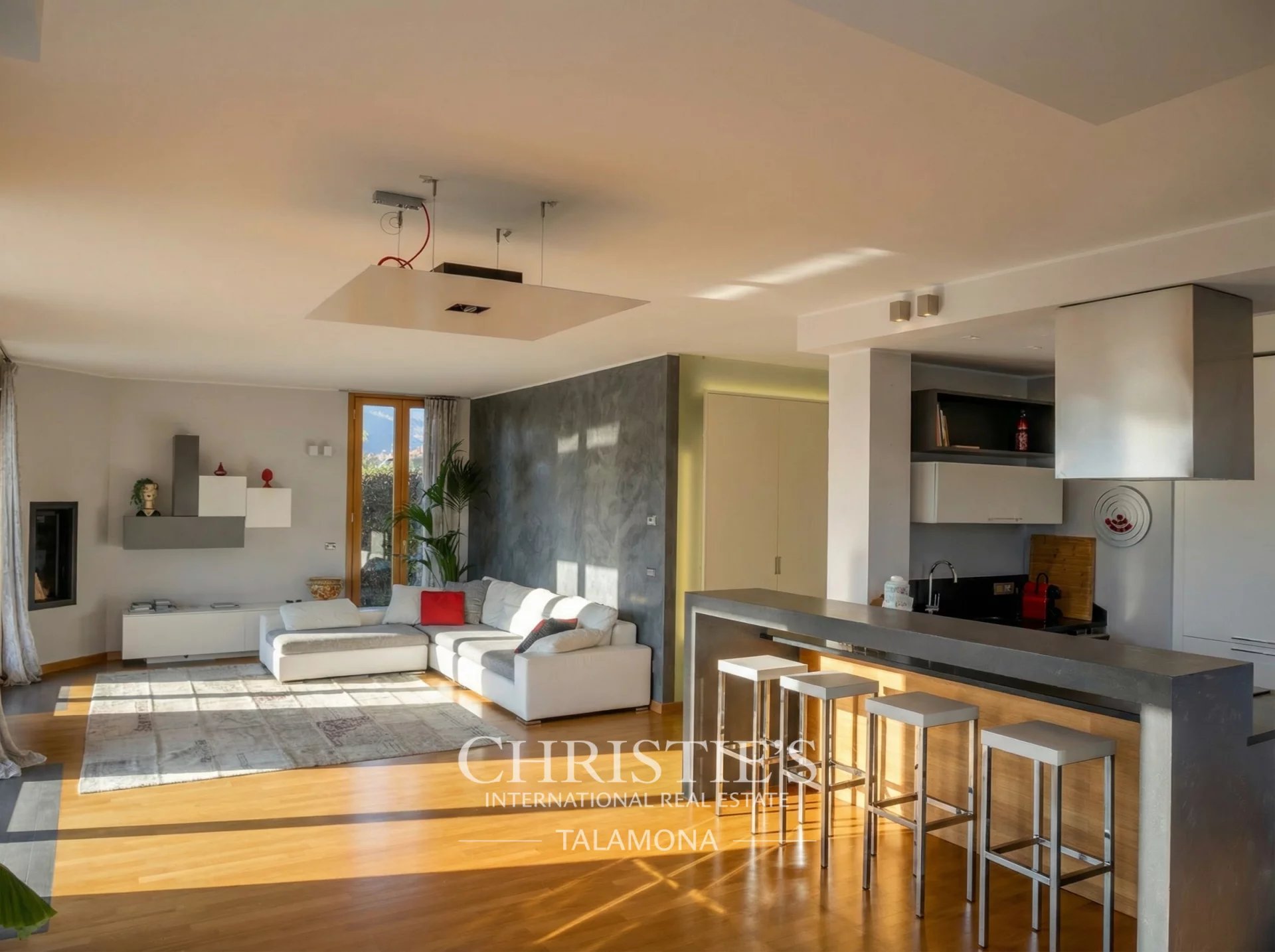 4 Bedroom Villa/Townhouse's Image 8