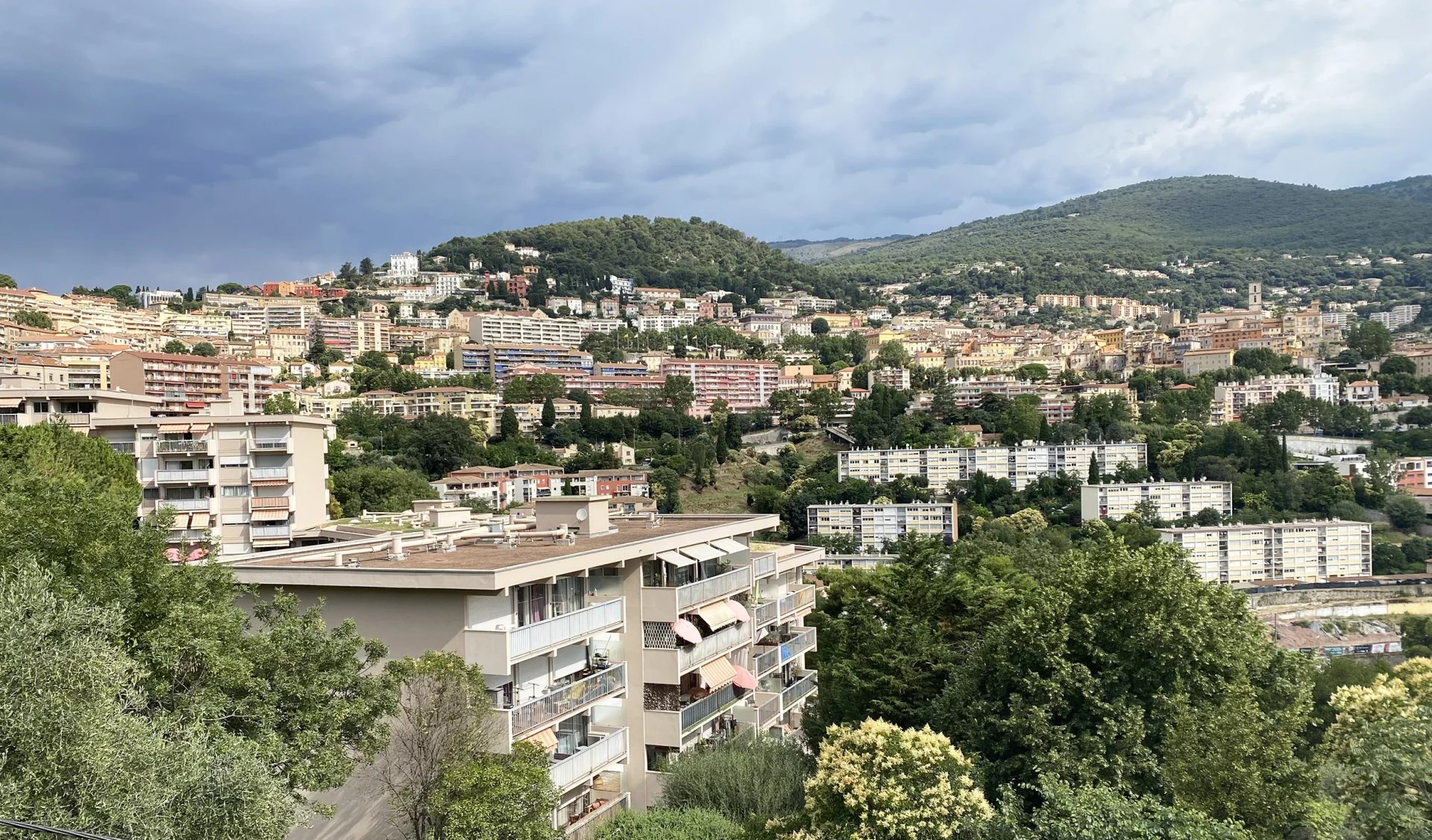 4 Pièces maison de ville loué