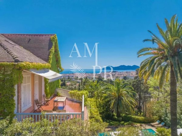 Grand Belle Époque Family Estate in Cannes with Panoramic Sea Views — photo 1
