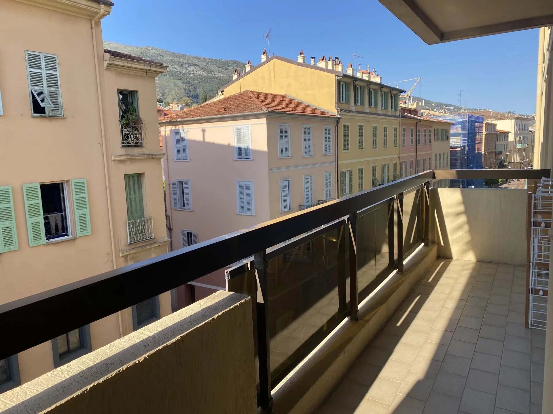 2 ROOM APARTMENT CENTER MENTON