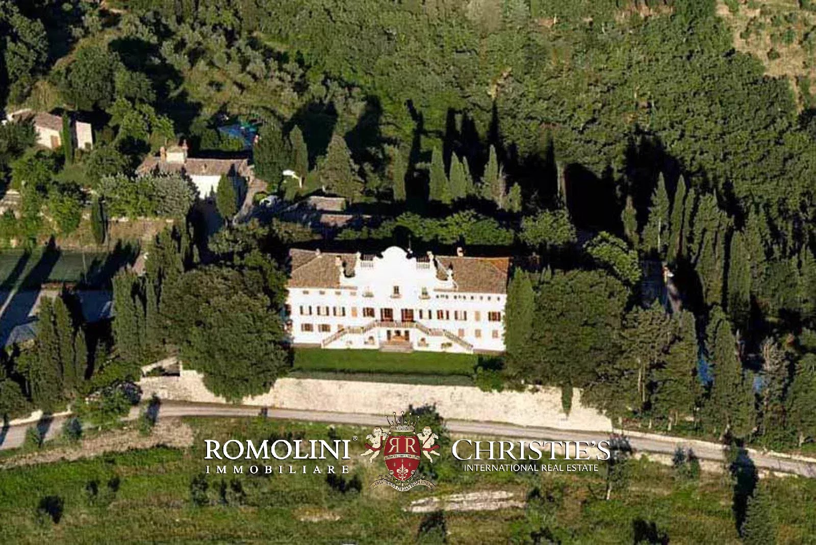 LUXURY HISTORICAL VILLA FOR SALE IN RADDA IN CHIANTI, TUSCANY