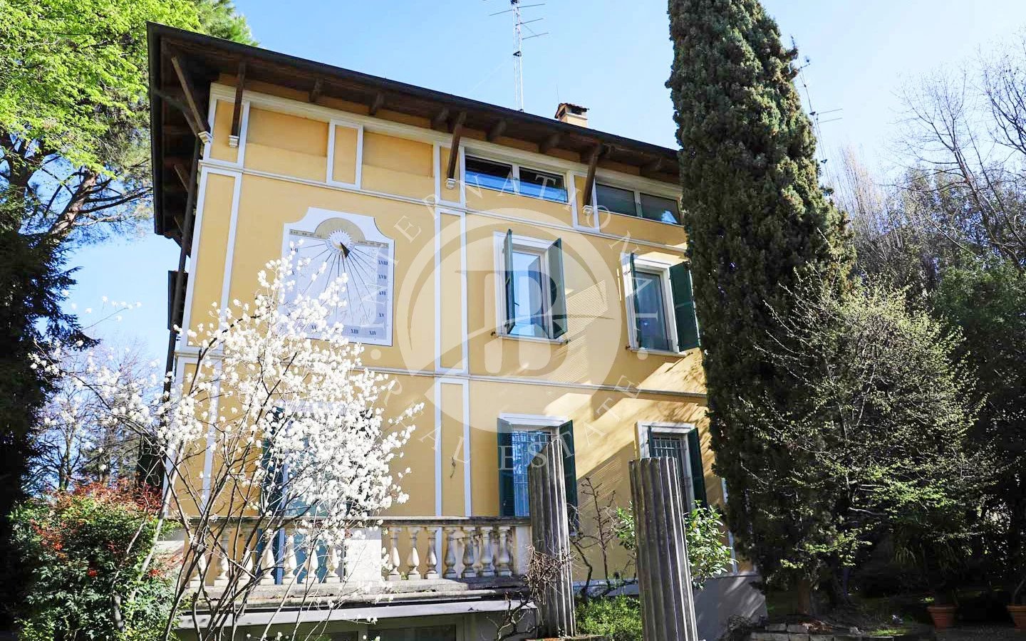 Villa in Parma - view 1