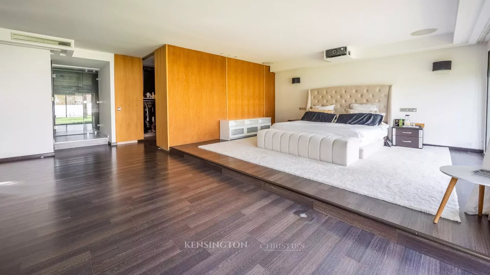 5 Bedroom Villa/Townhouse's Image 16