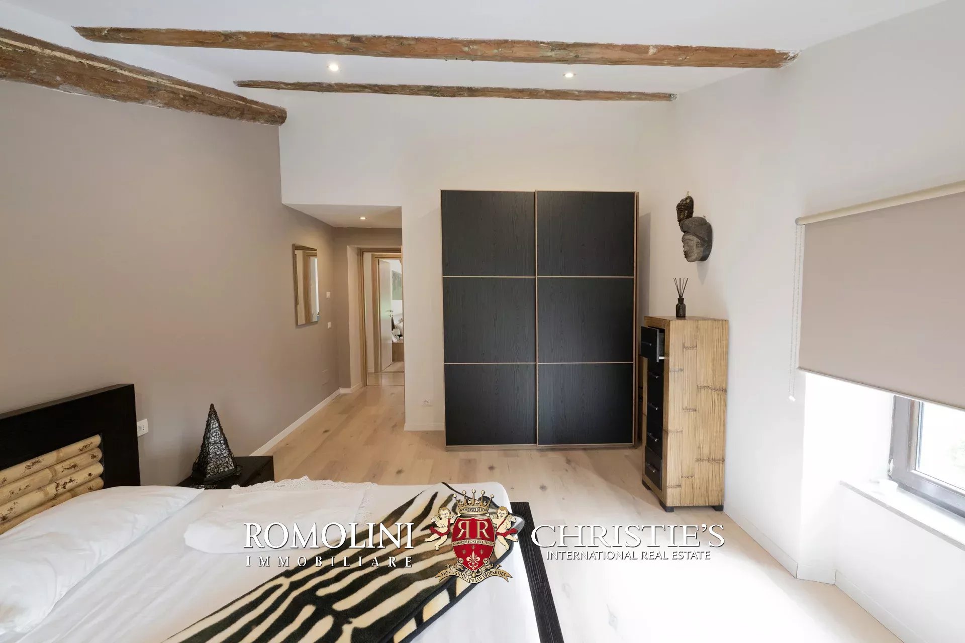 9 Bedroom Villa/Townhouse's Image 47