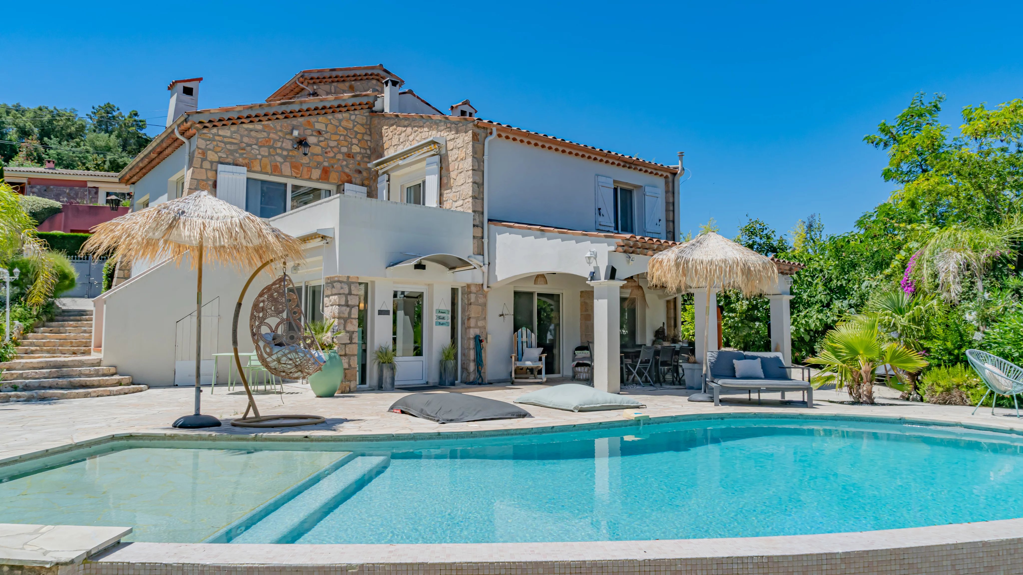 Minelle – Renovated House with Cleared Building Permit