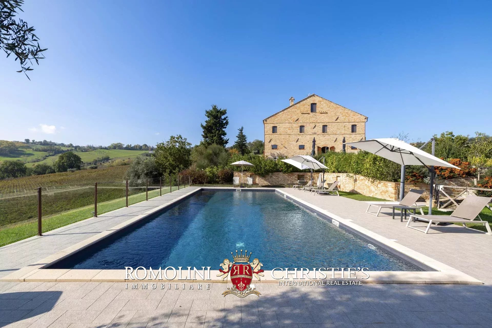 9 Bedroom Villa/Townhouse's Image 5