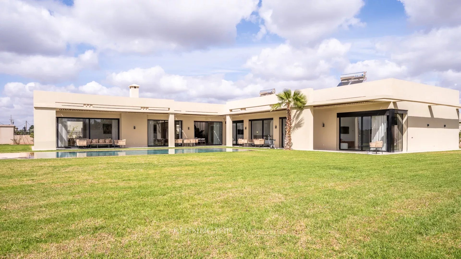 4 Bedroom Villa/Townhouse's Image 6