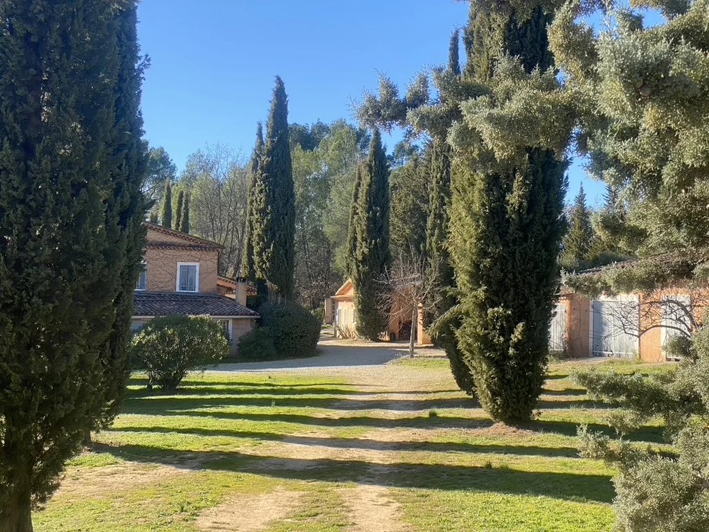 A VINEYARD ESTATE WITH TUSCAN CHARM