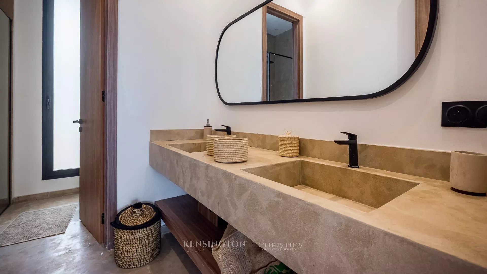 5 Bedroom Villa/Townhouse's Image 11
