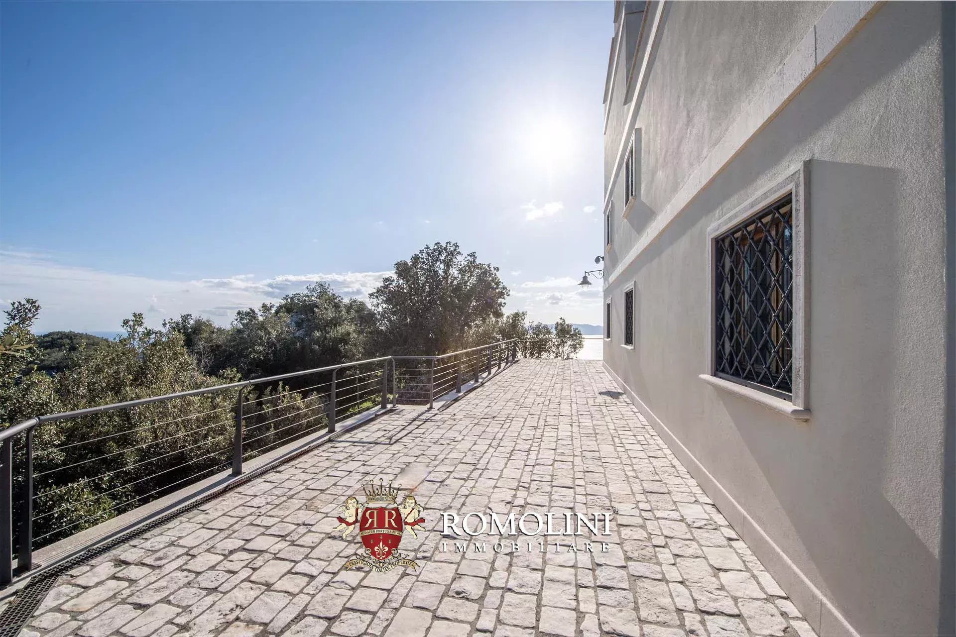 5 Bedroom Villa/Townhouse's Image 35