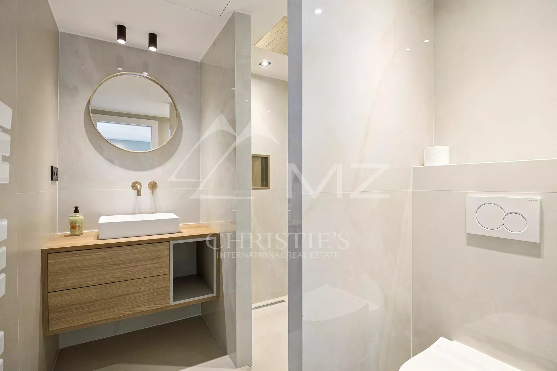 5 Bedroom Apartment/Flat's Image 8