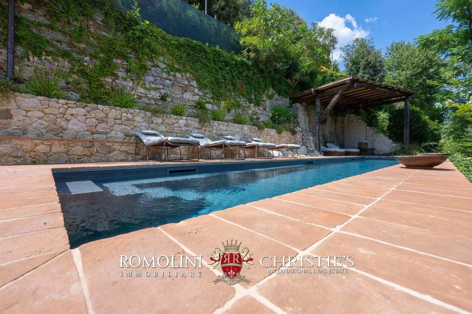 4 Bedroom Villa/Townhouse's Image 9