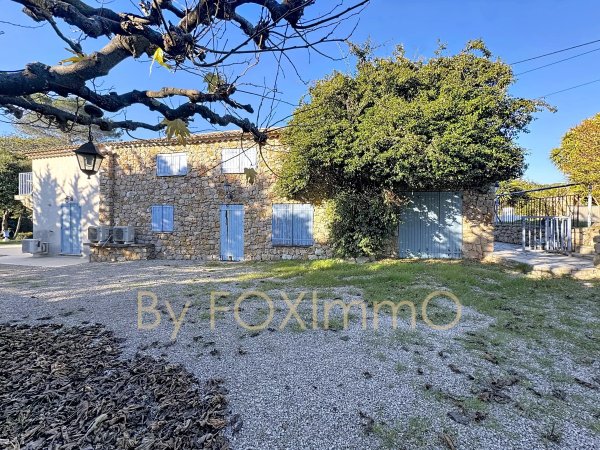 Property in Antibes in absolute calm, swimming pool — photo 3