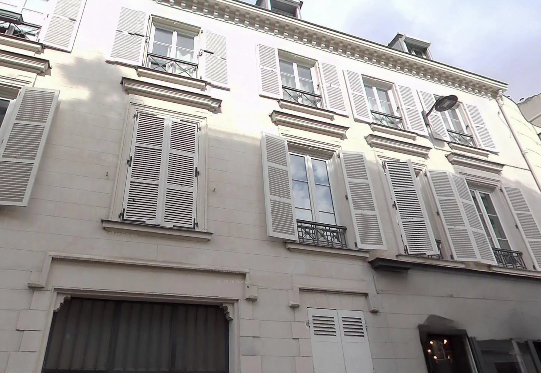 XIème - République - Canal - Beau studio avec mezzanine - 286 200 euros