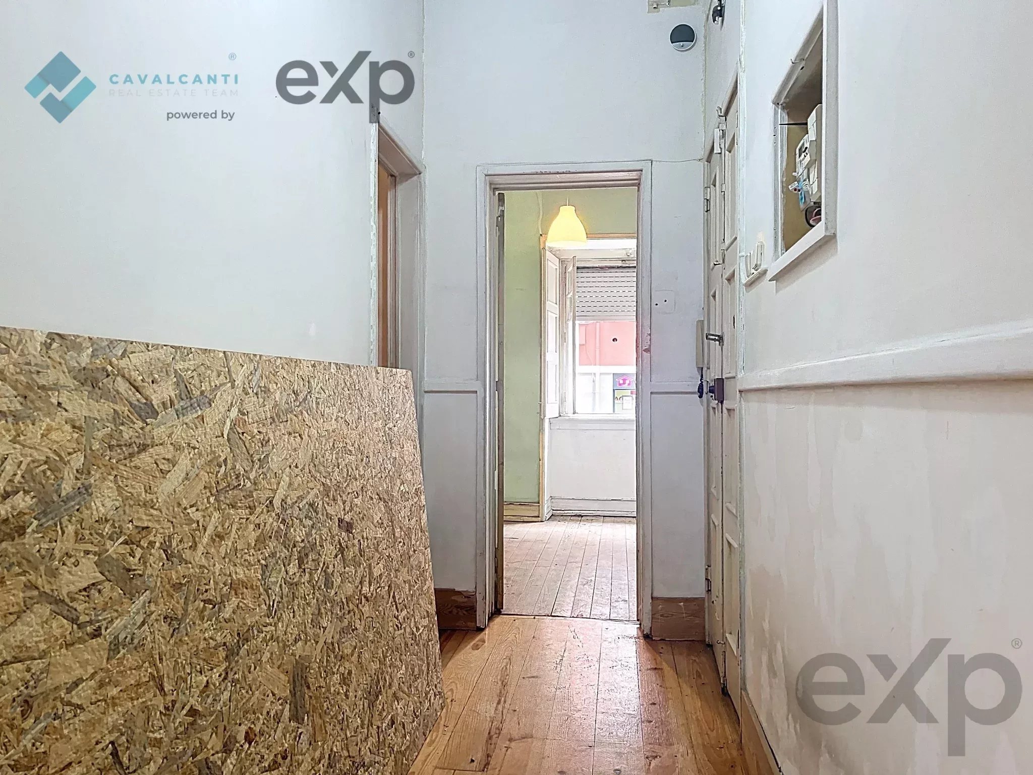 3-bedroom with charm and patio for renovation – Lisbon 86916807 image 17