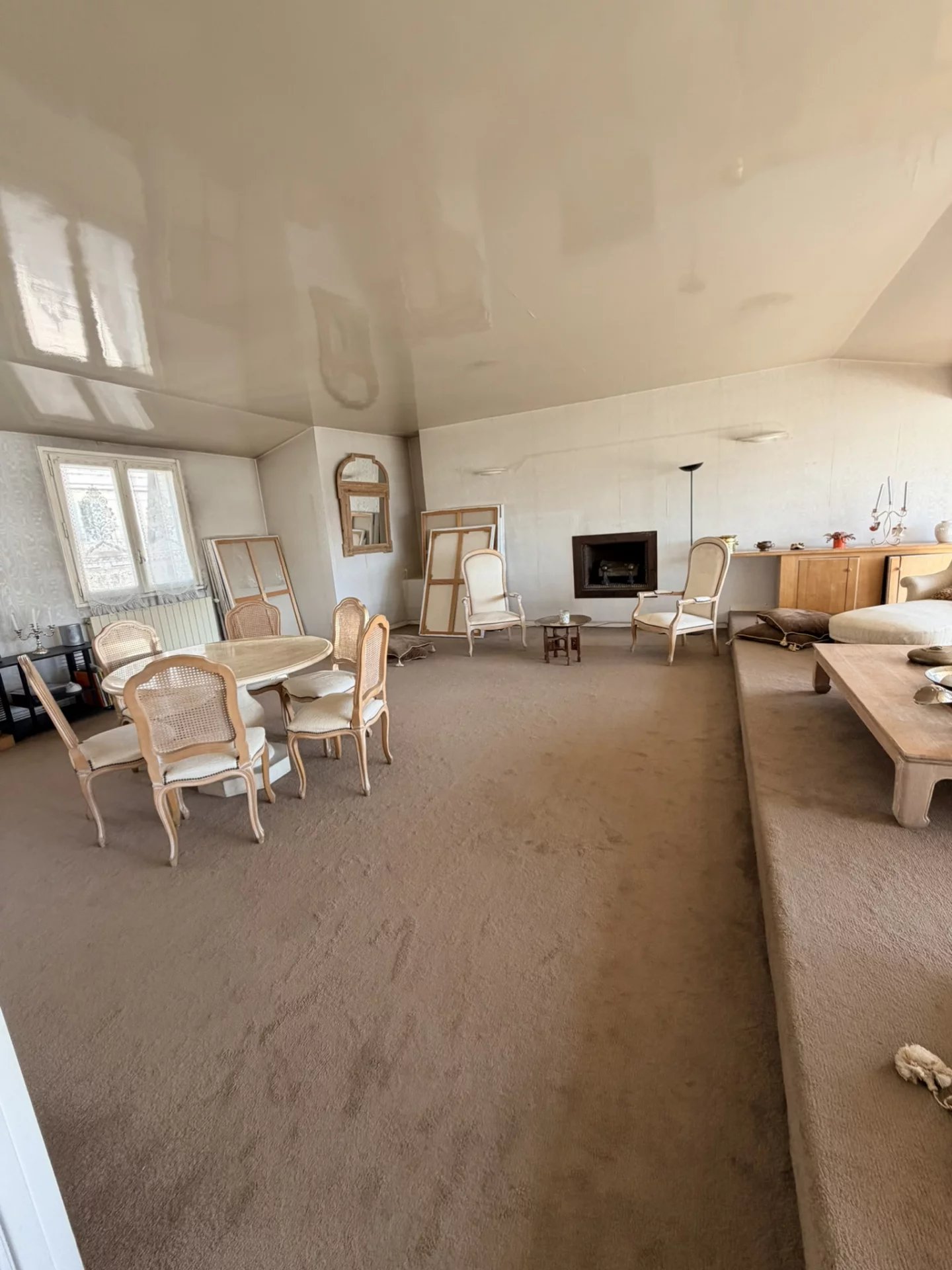 Duplex de caractère aux derniers étages d'un immeuble du cen