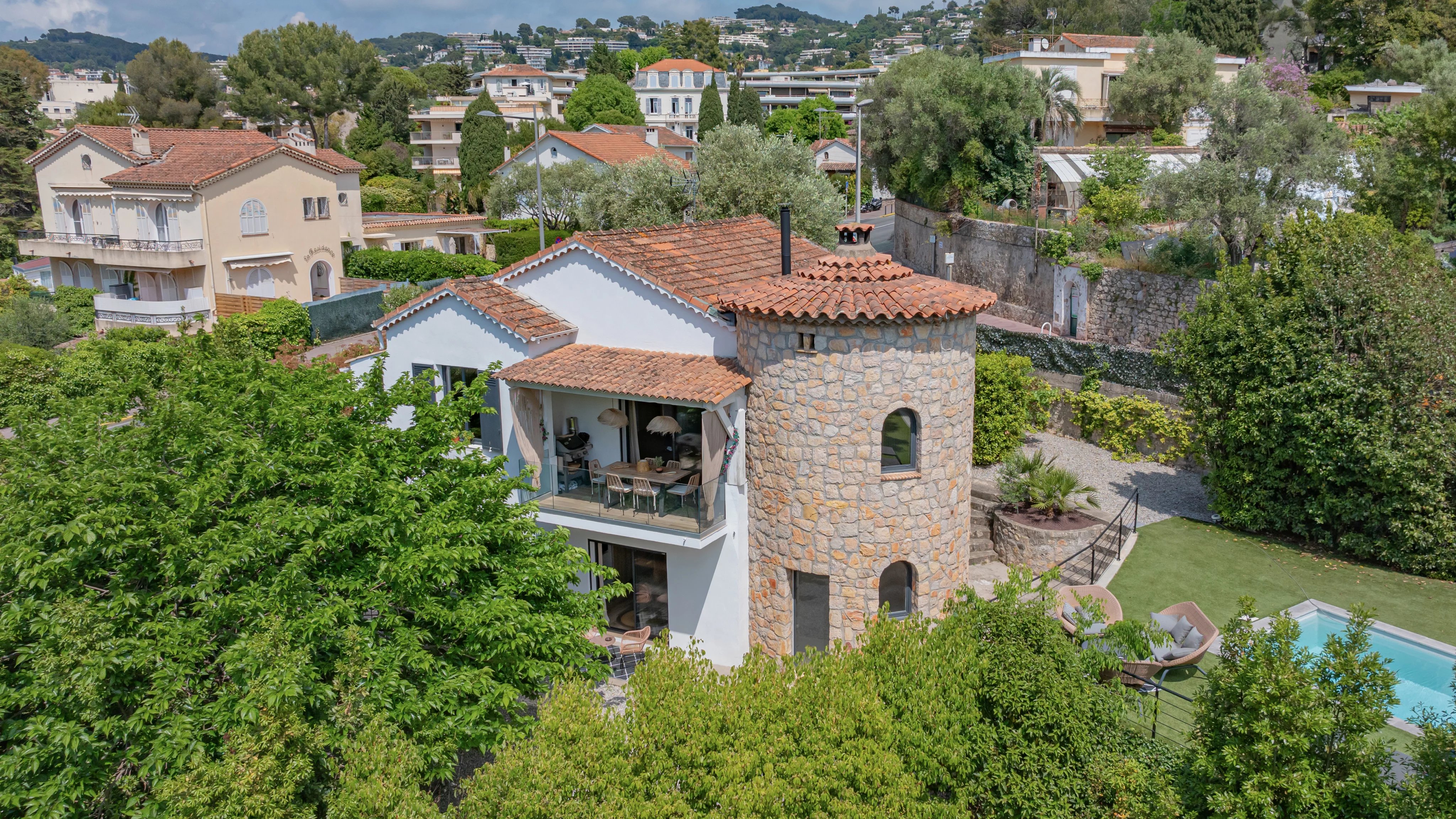 Cannes Oxford, magnificent recently renovated villa