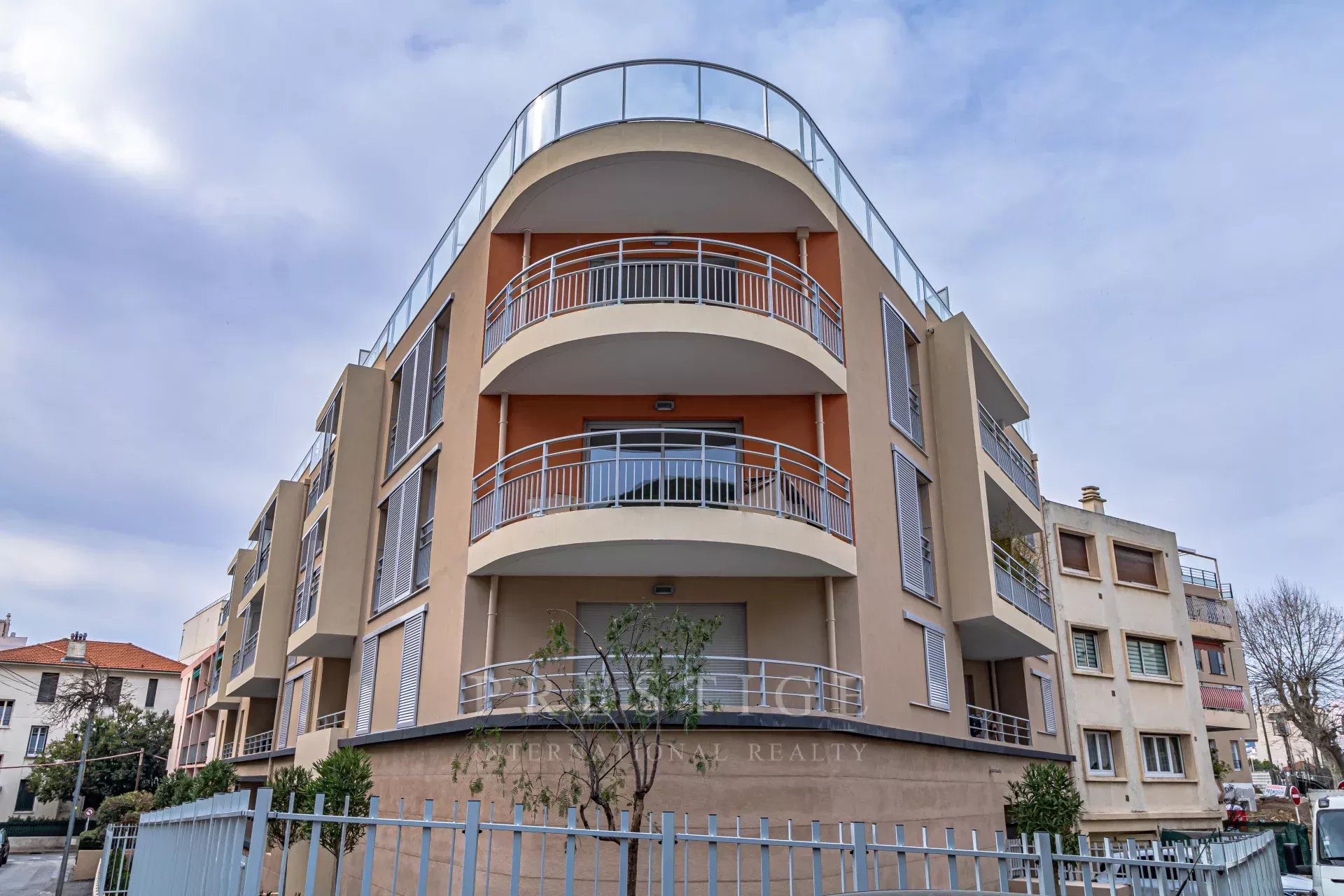 Juan les pins,  3 pièces,  terrasse,  parking et cave