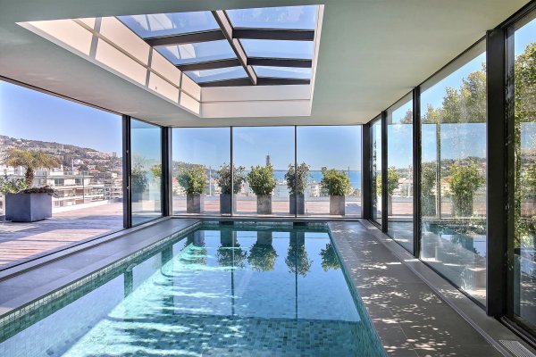 Cannes Penthouse: Luxury Family Estate on The Croisette with Pool — photo 2