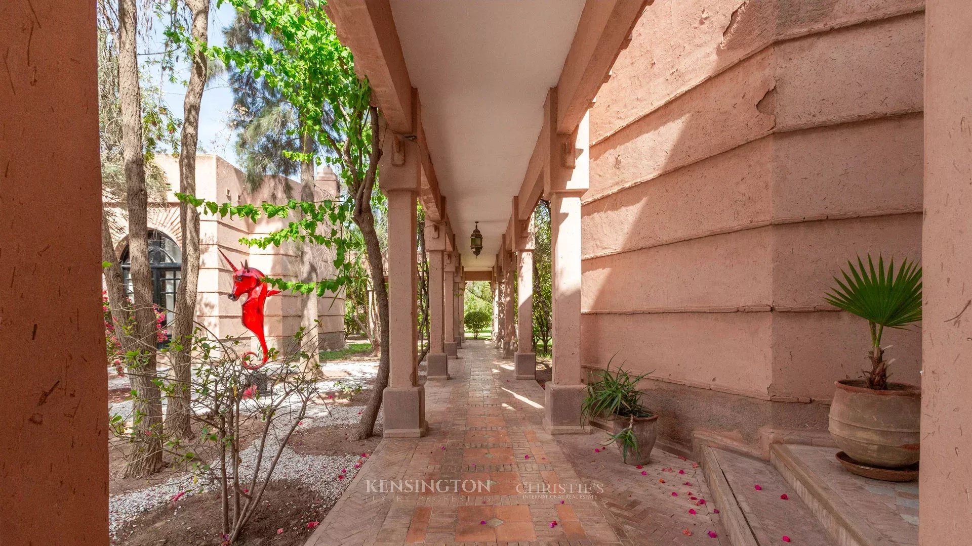 11 Bedroom Villa/Townhouse's Image 11