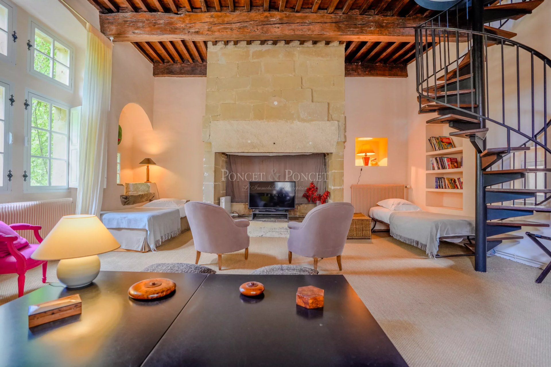 6 Bedroom Villa/Townhouse's Image 6