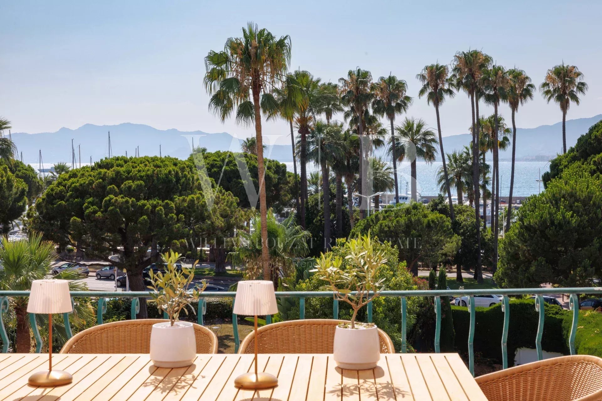 Agence immobilière de WILLIAM BOUZAT REAL ESTATE – Cannes French Riviera