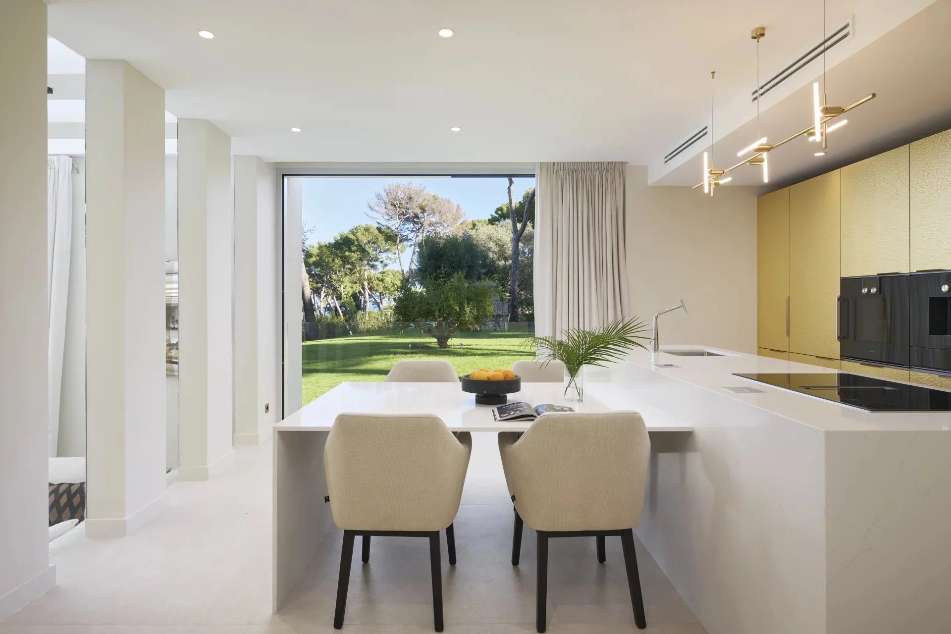 LUXUEUSE VILLA CONTEMPORAINE NEUVE - CAP D'ANTIBES