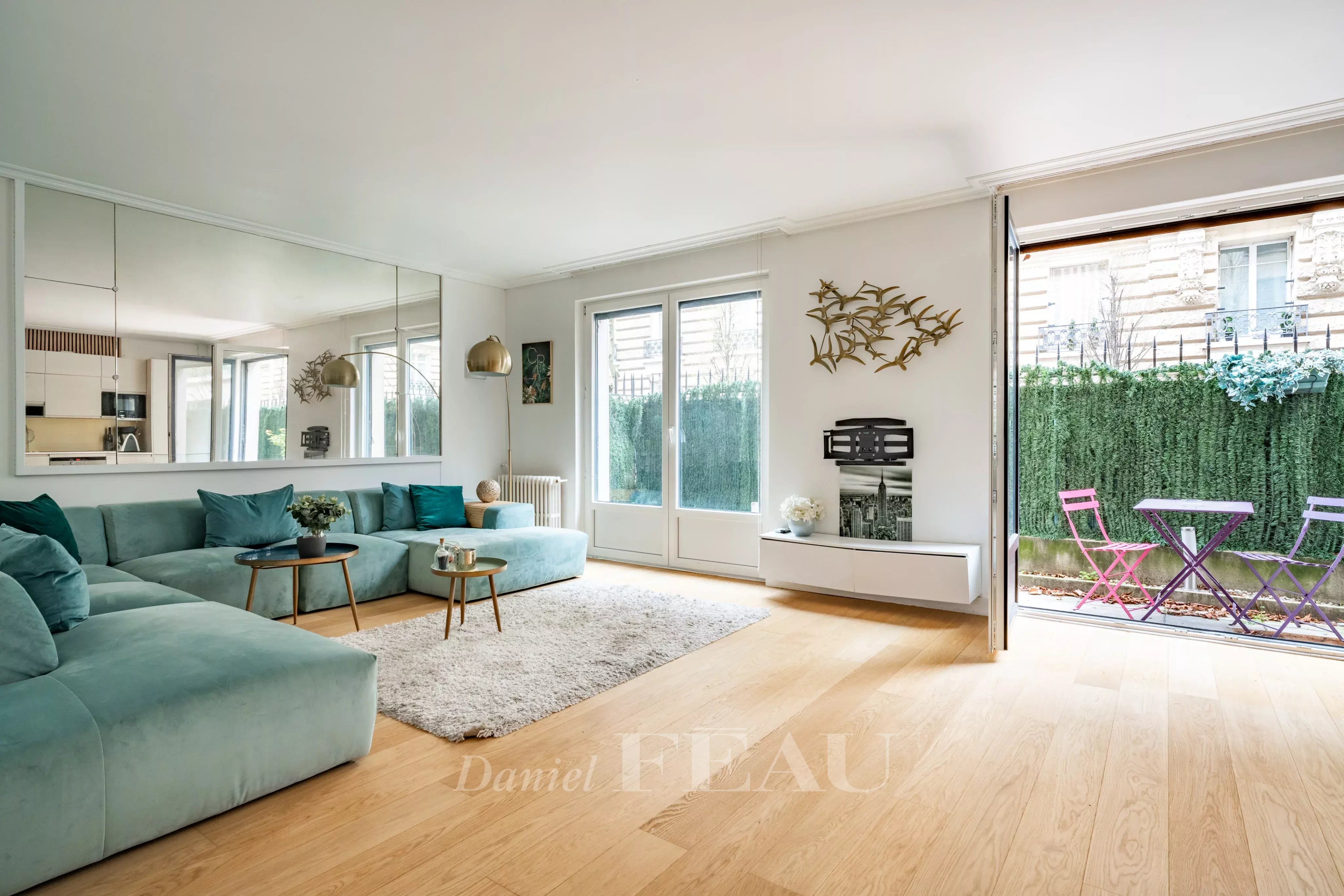 Neuilly - Mairie - Trois chambres