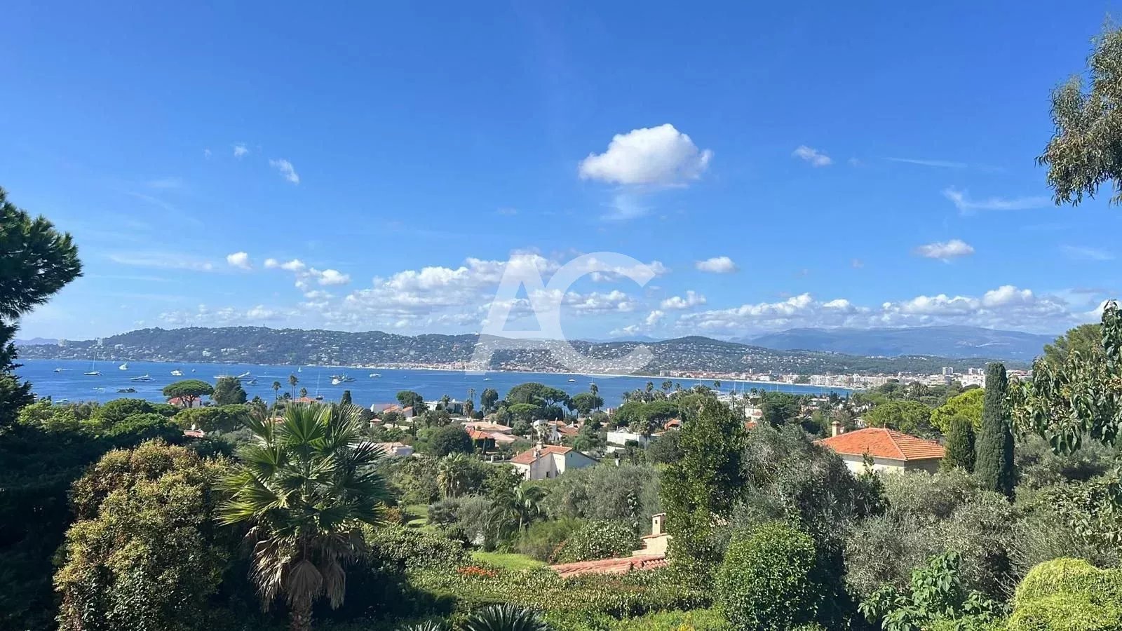 EXCEPTIONNEL APPARTEMENT JUAN LES PINS