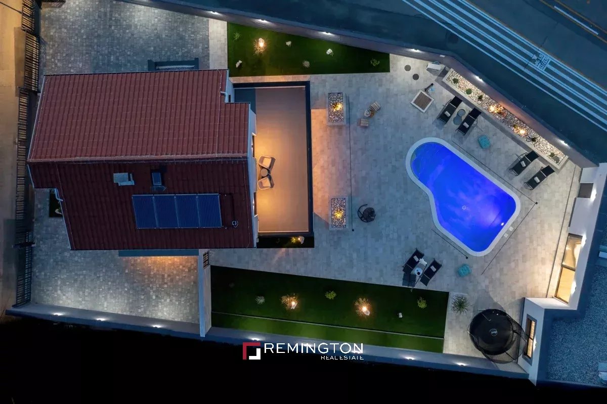 4 Bedroom Villa/Townhouse's Image 28