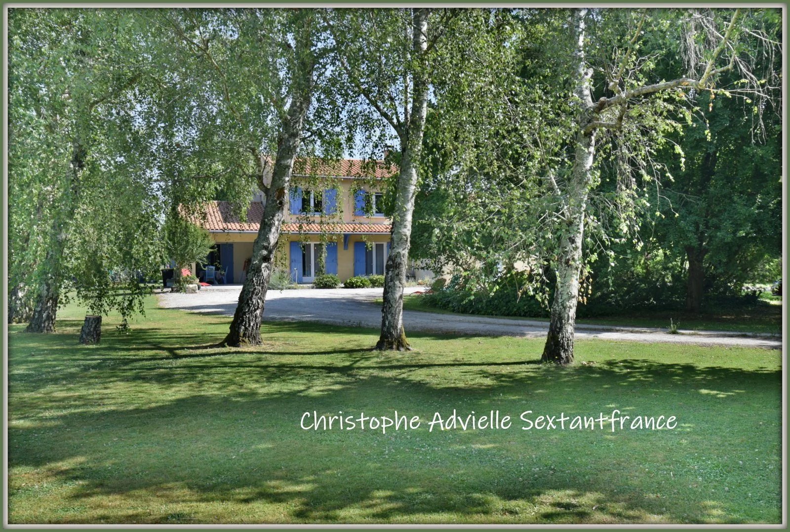 Maison 4 chambres 2 salles d'eau, 165 M2 habitables , garage et carport dans parc 6324 M2