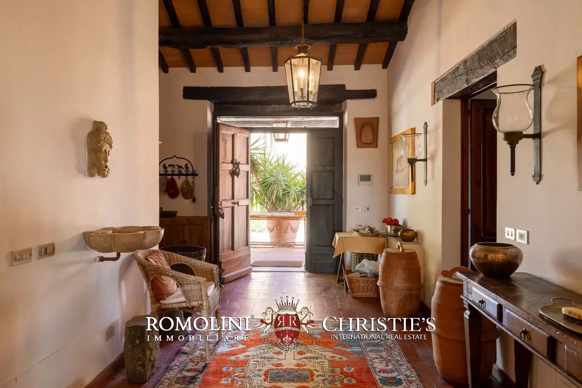 10 Bedroom Villa/Townhouse's Image 30