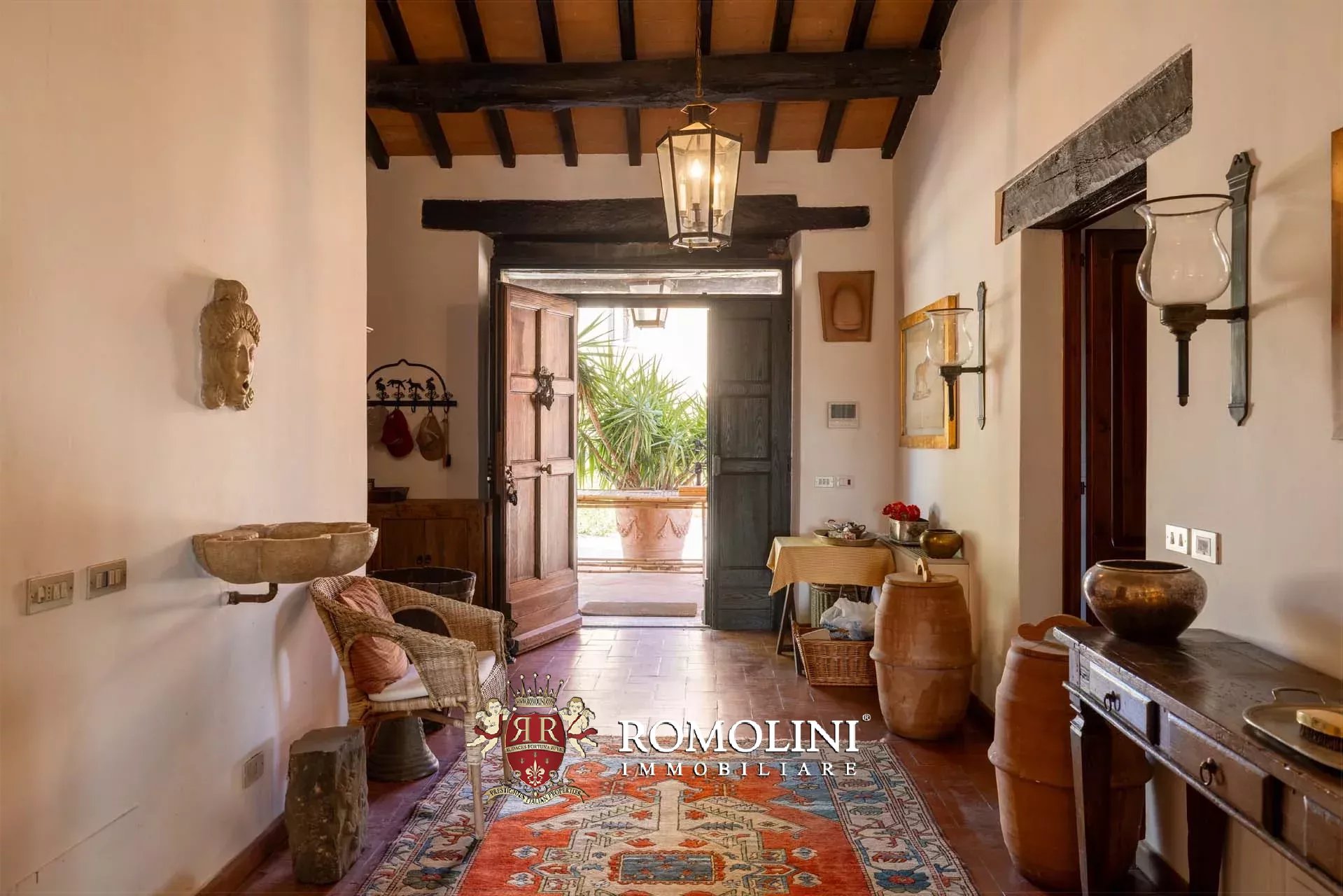 10 Bedroom Villa/Townhouse's Image 30