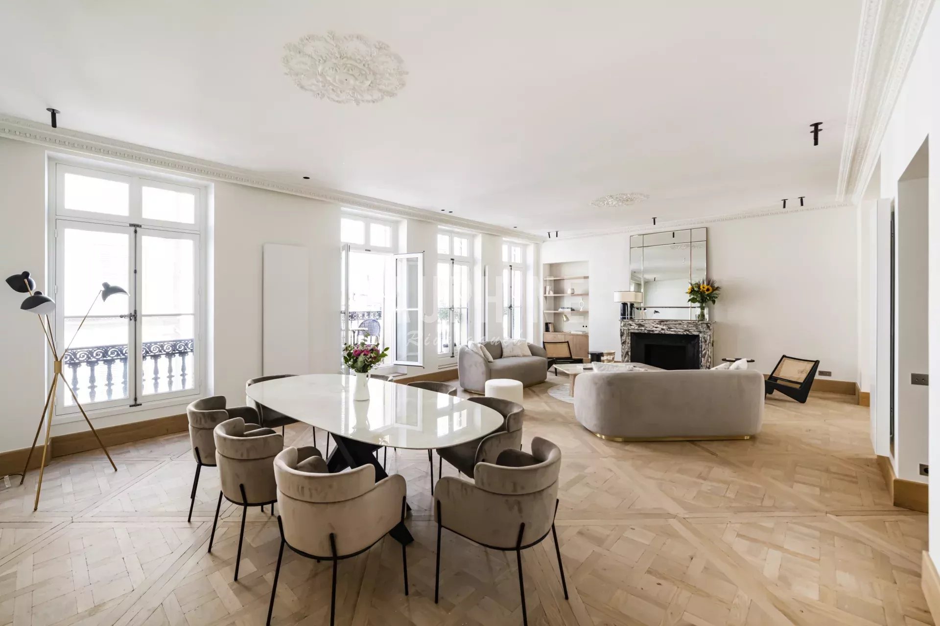 Agence immobilière de 