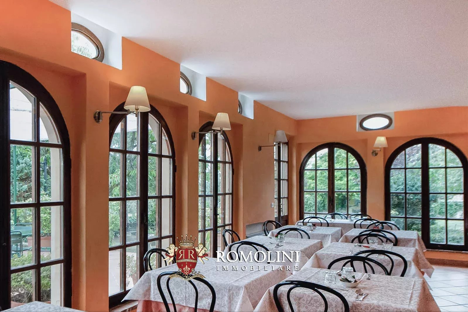 53 Bedroom Vineyard's Image 38