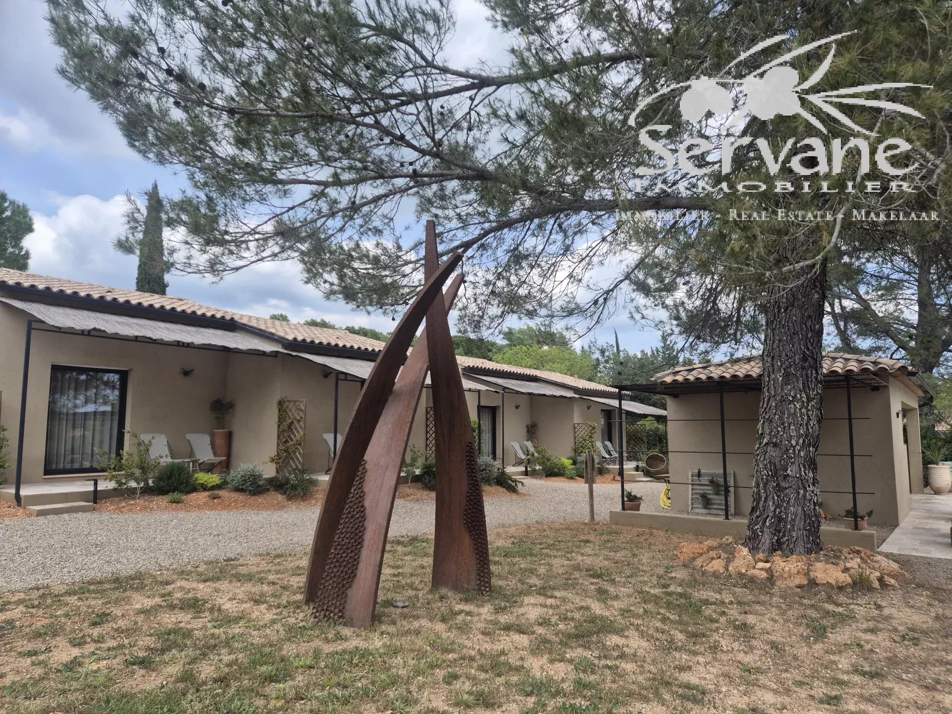 Villa and 4 gites in Cotignac, unique layout with pool house and pool