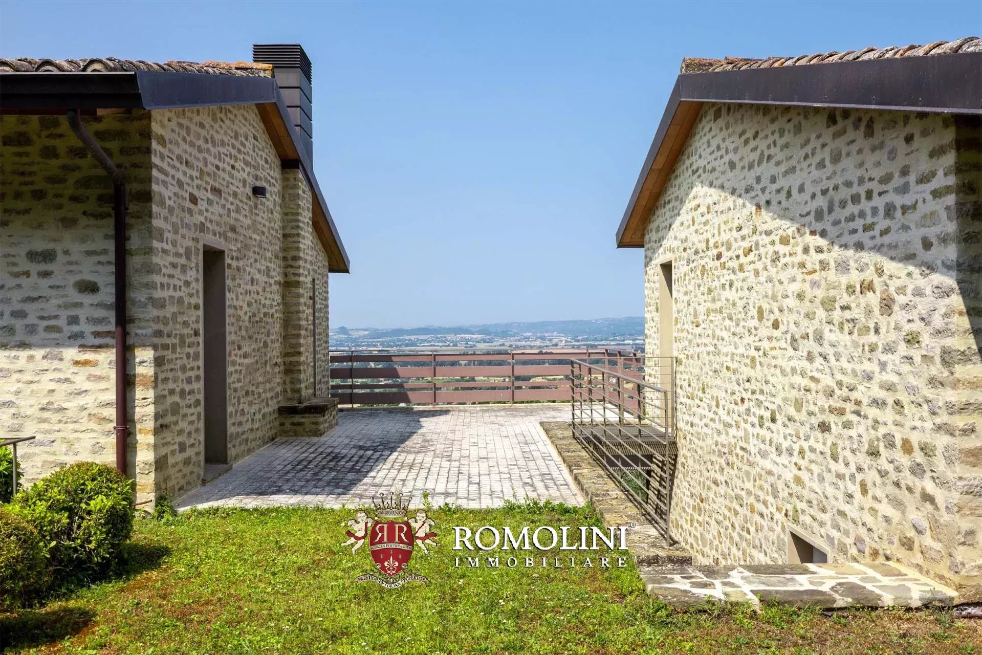 5 Bedroom Villa/Townhouse's Image 42