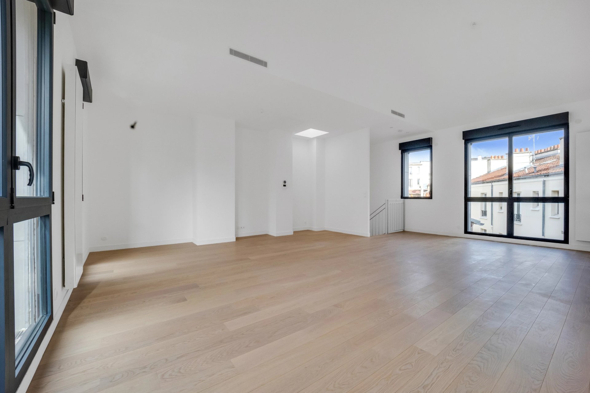 5 Bedroom Villa/Townhouse's Image 4
