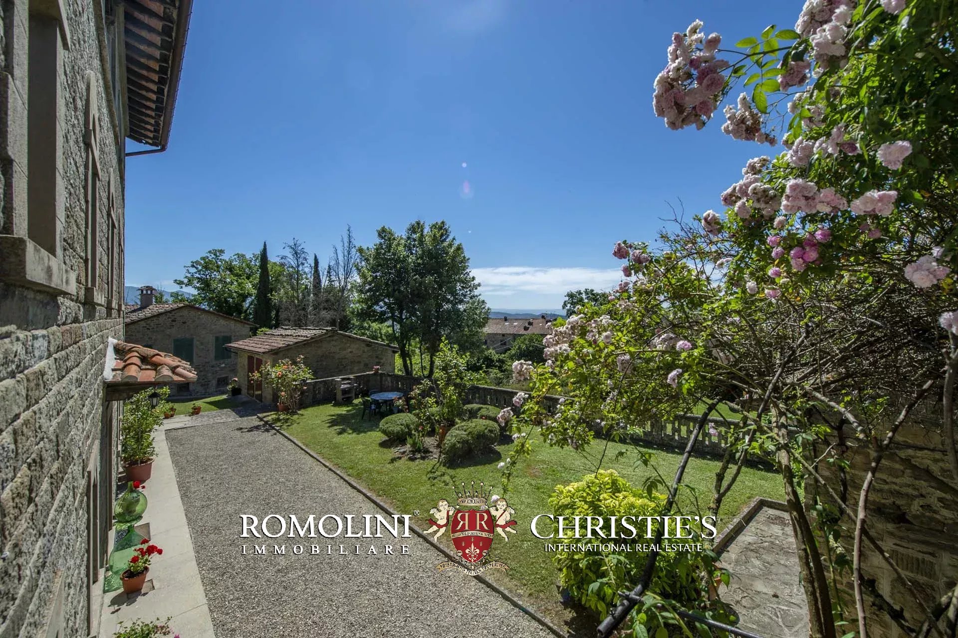 MANOR HOUSE FOR SALE IN CAPRESE MICHELANGELO, TUSCANY