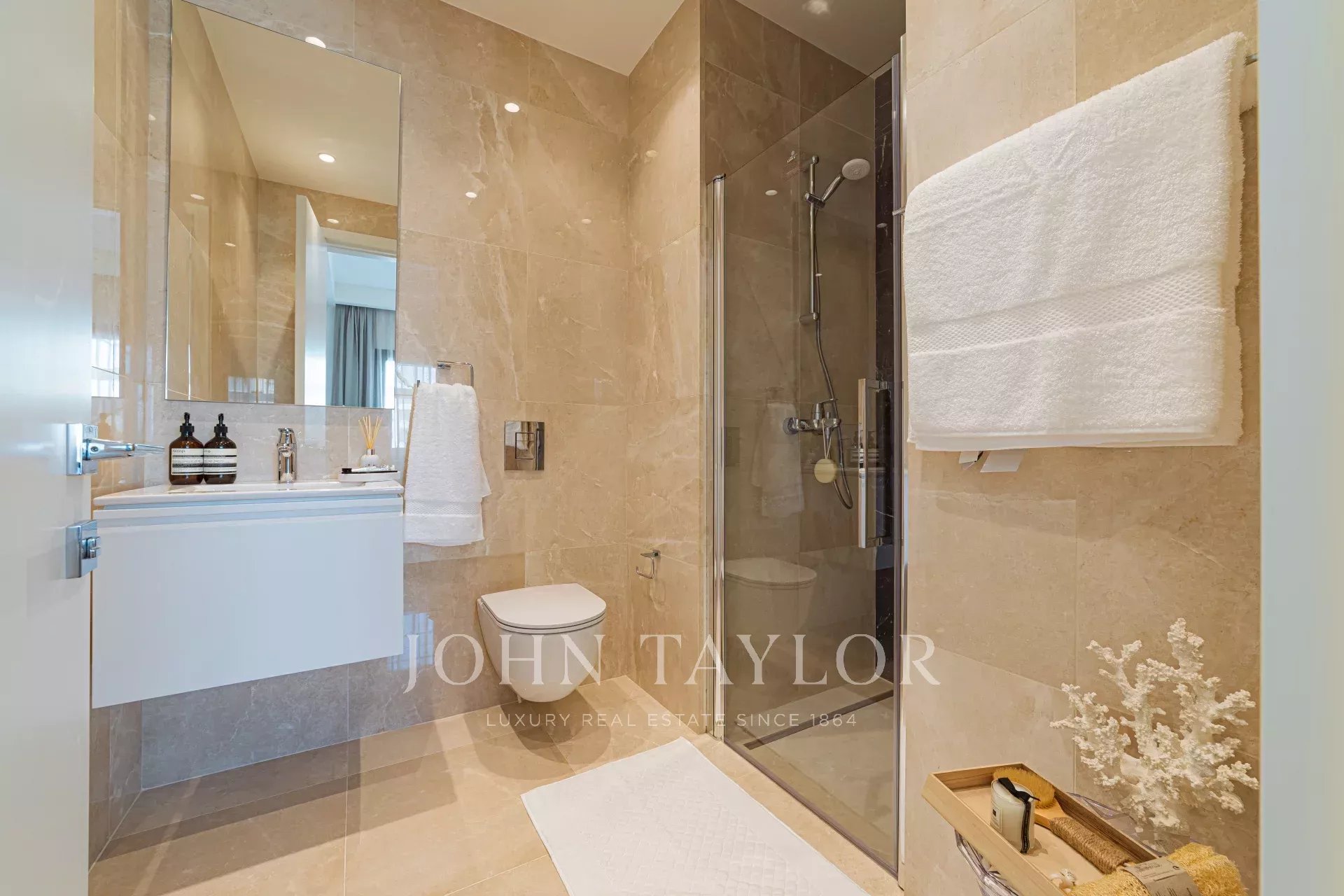 Casa 5 habitaciones 245 m² Oroklini, Chipre