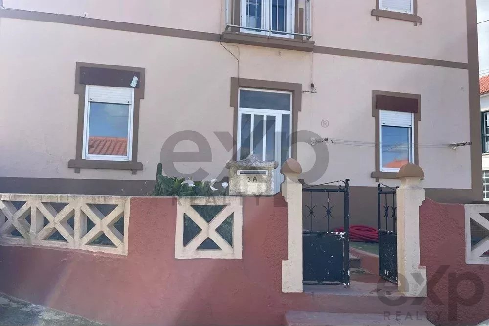 Apartamento com quintal com muito potencial