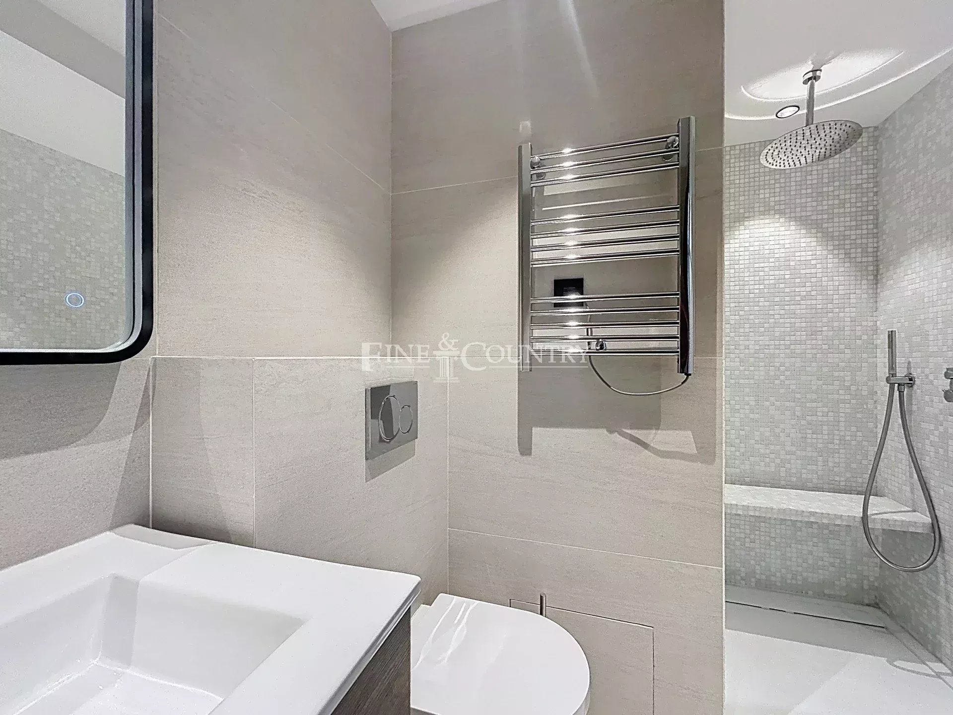 Photo of Apartment 2 bedrooms for sale on la Croisette in Cannes