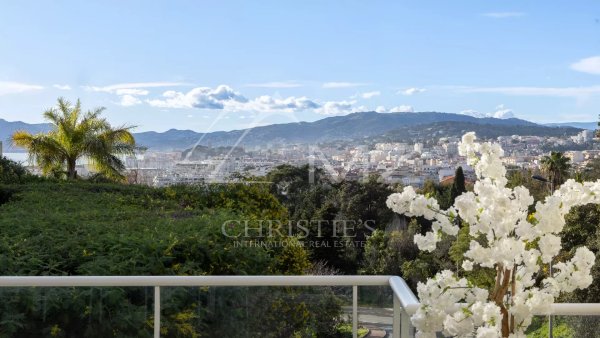 Superb contemporary 3-room apartment near the city center — photo 5