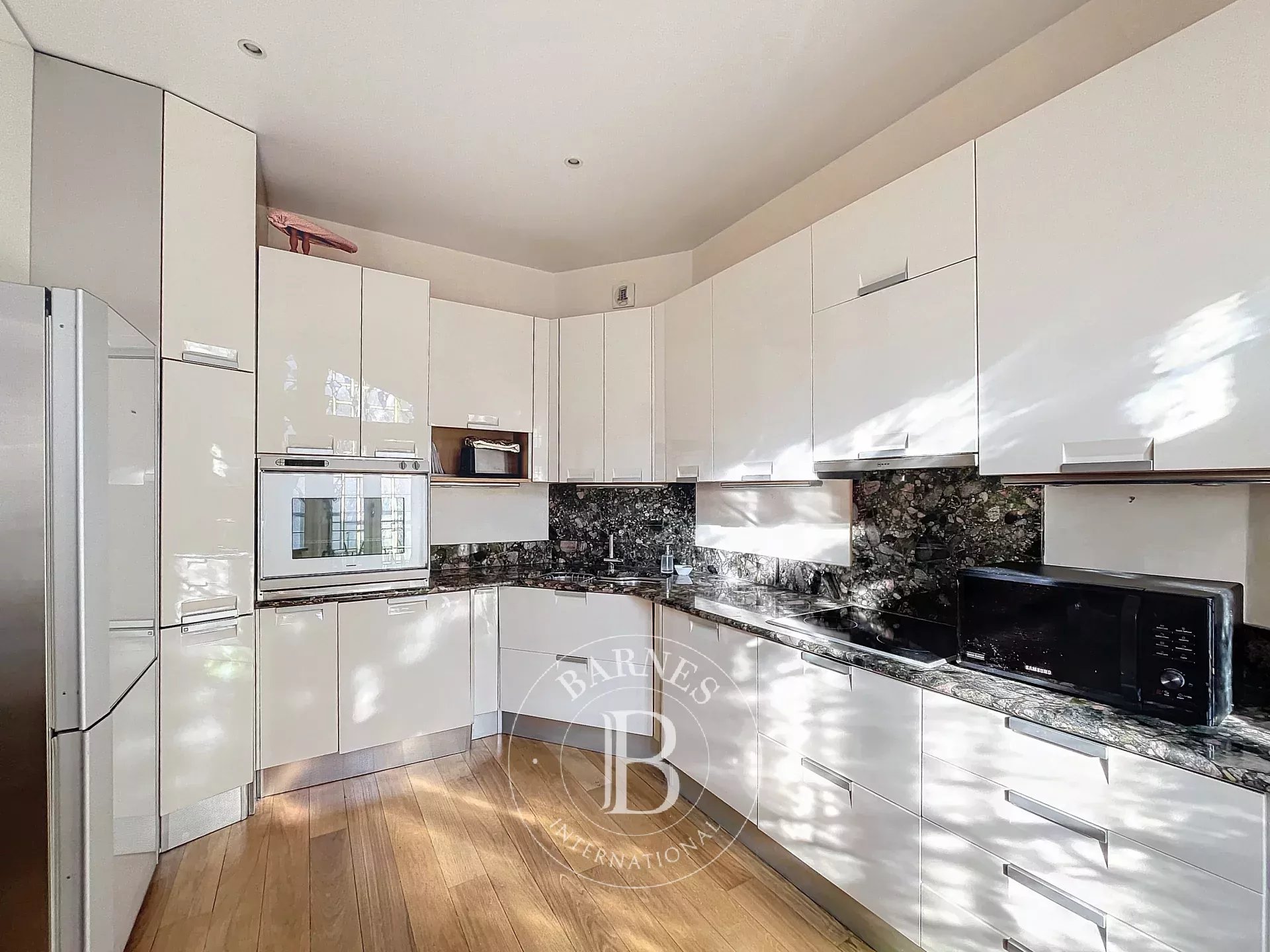 Daire Paris 8ème - picture 7